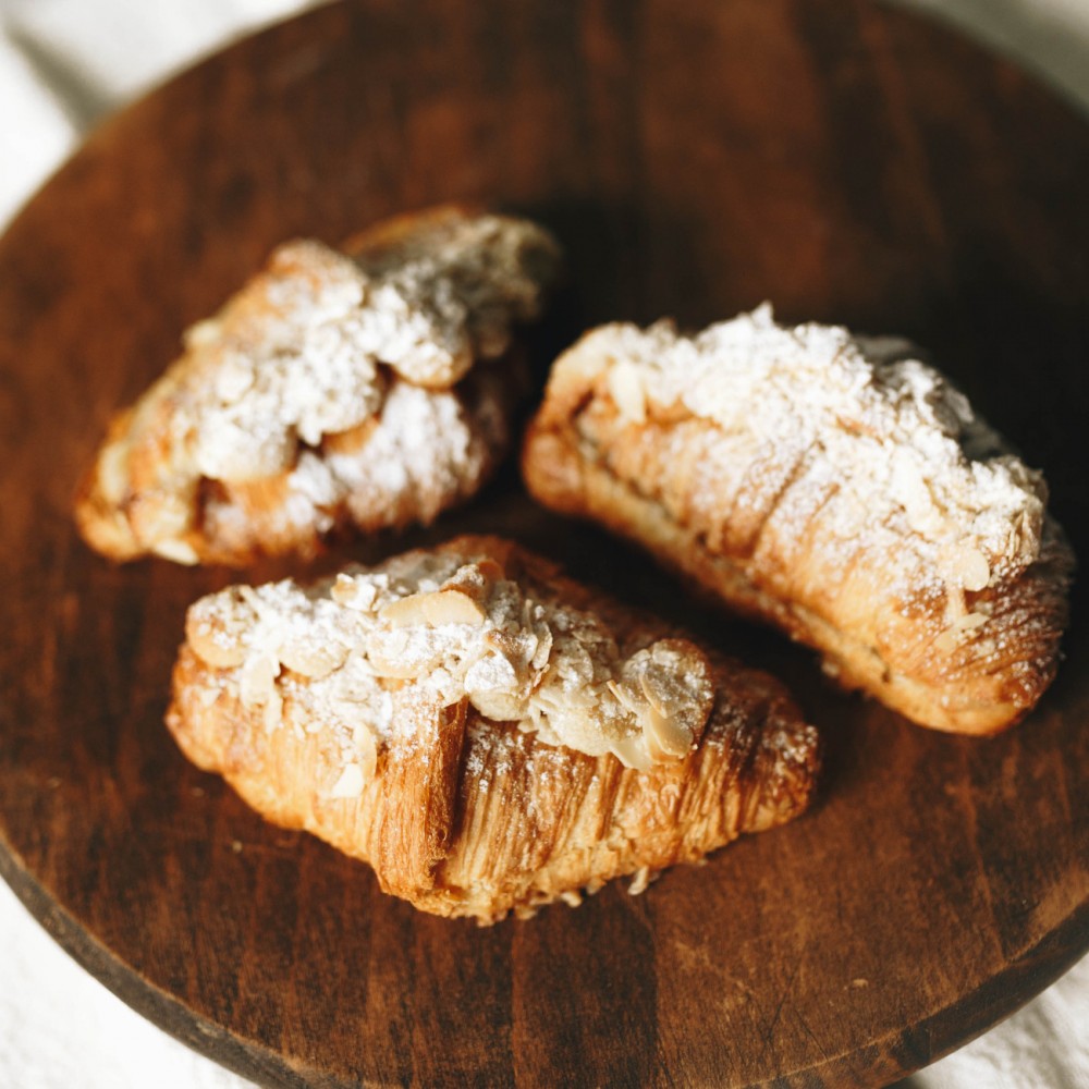 Круассан «Миндальный» 2