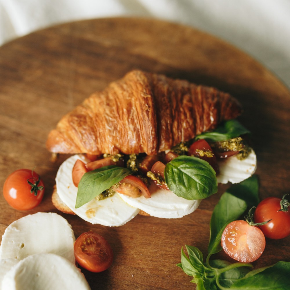 Круассан "Капрезе" 2